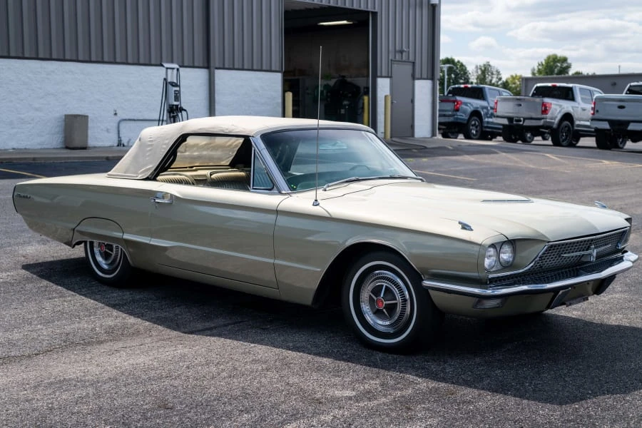 1966 Ford Thunderbird 4th Gen - Image 17 of 31