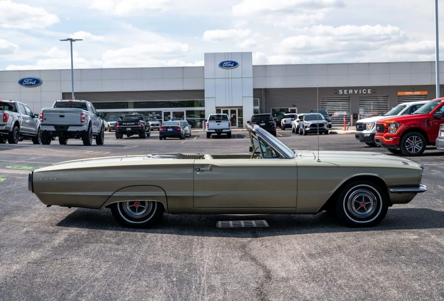 1966 Ford Thunderbird 4th Gen - Image 14 of 31