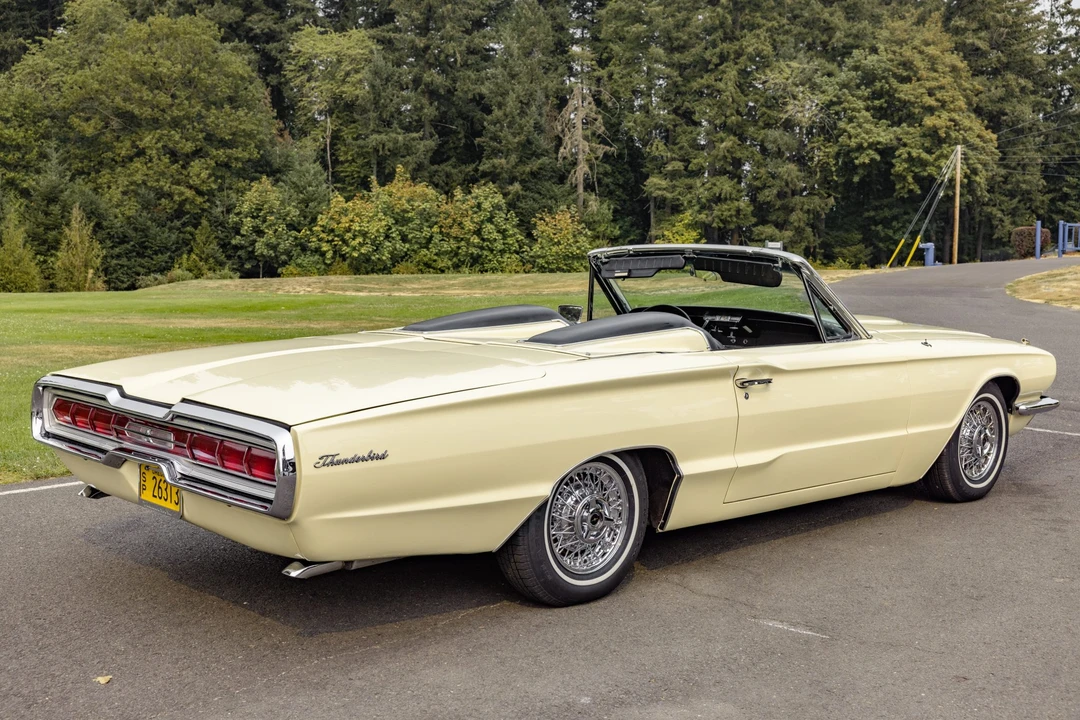 1966 Ford Thunderbird 4th Gen - Image 14 of 31