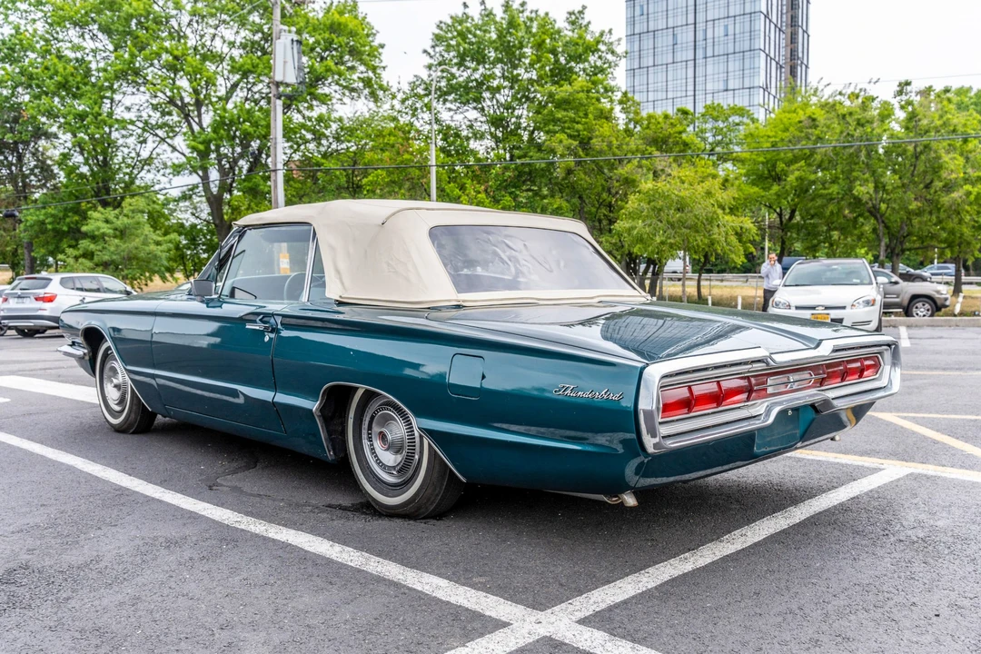 1966 Ford Thunderbird 4th Gen - Image 7 of 31