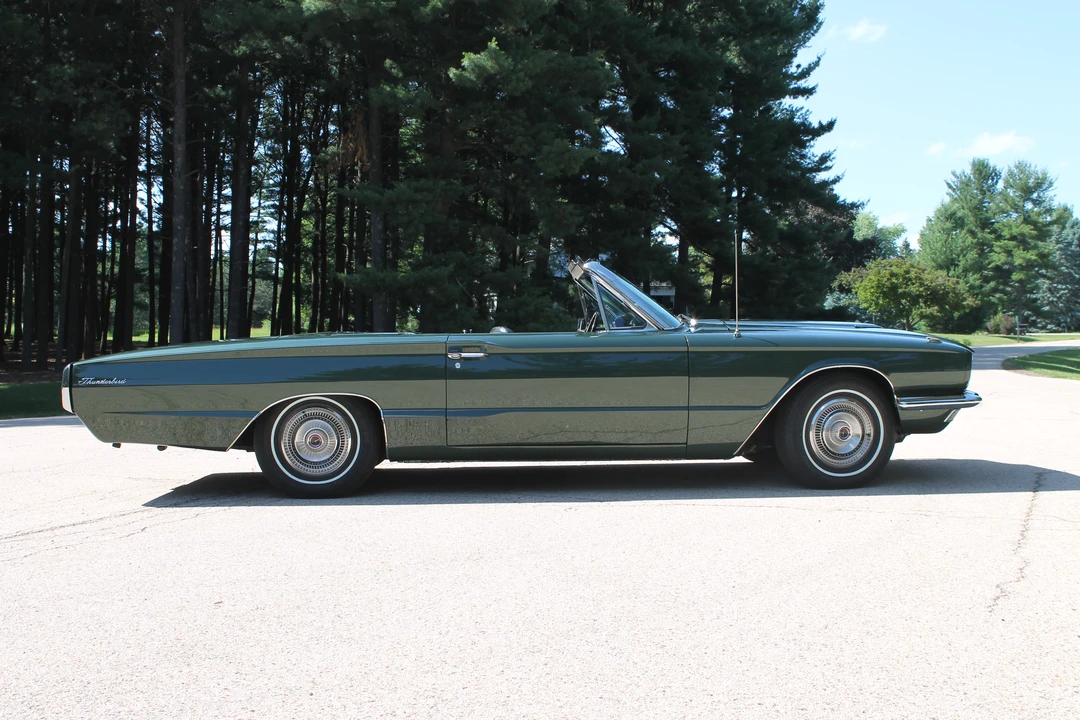 1966 Ford Thunderbird 4th Gen - Image 22 of 31