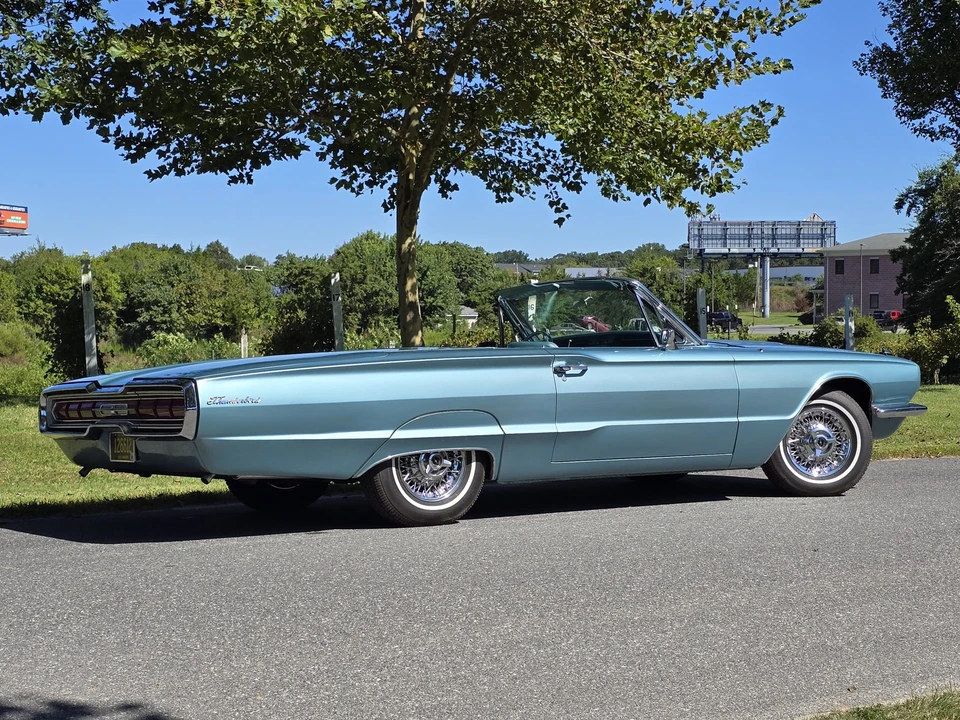 1966 Ford Thunderbird 3rd Gen - Image 20 of 31