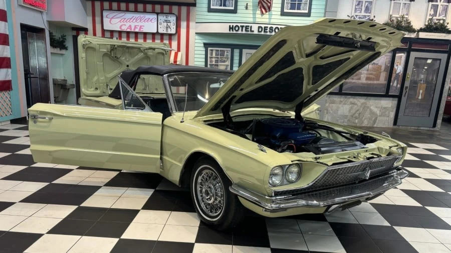 1966 Ford Thunderbird 4th Gen - Image 18 of 31