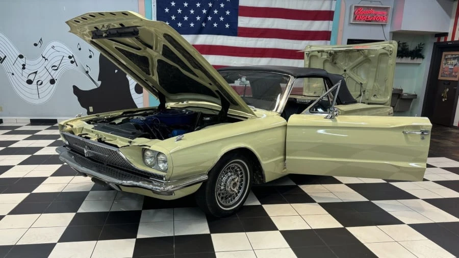 1966 Ford Thunderbird 4th Gen - Image 17 of 31