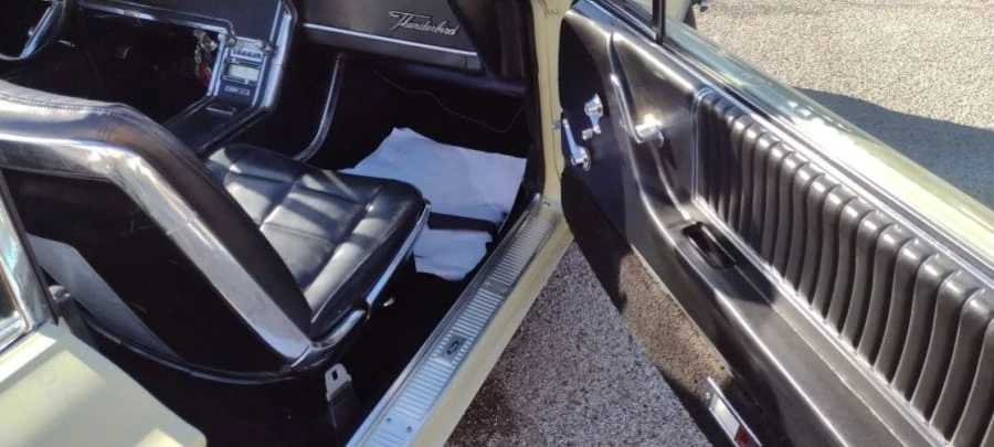 1966 Ford Thunderbird 4th Gen - Image 22 of 31