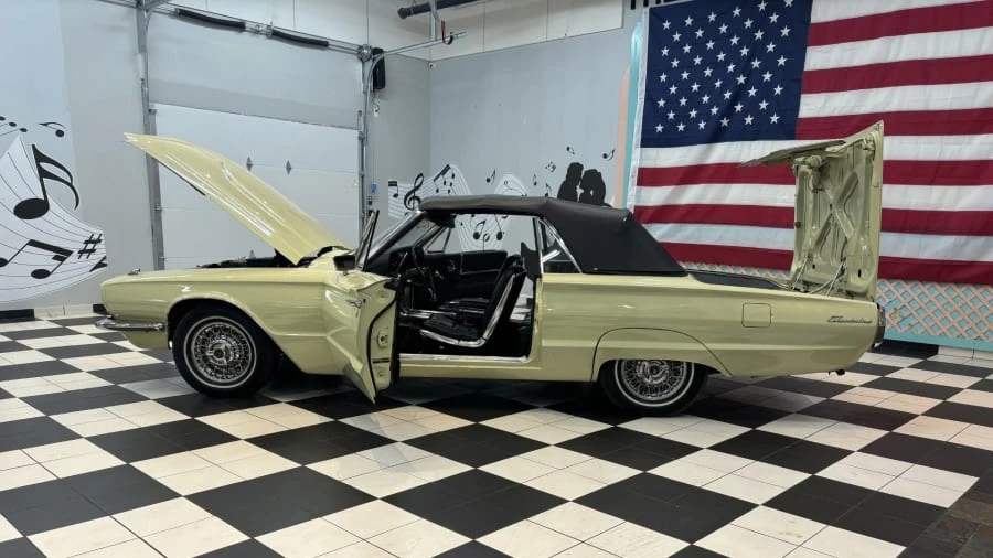 1966 Ford Thunderbird 4th Gen - Image 16 of 31