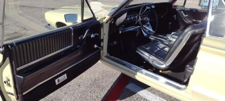 1966 Ford Thunderbird 4th Gen - Image 25 of 31