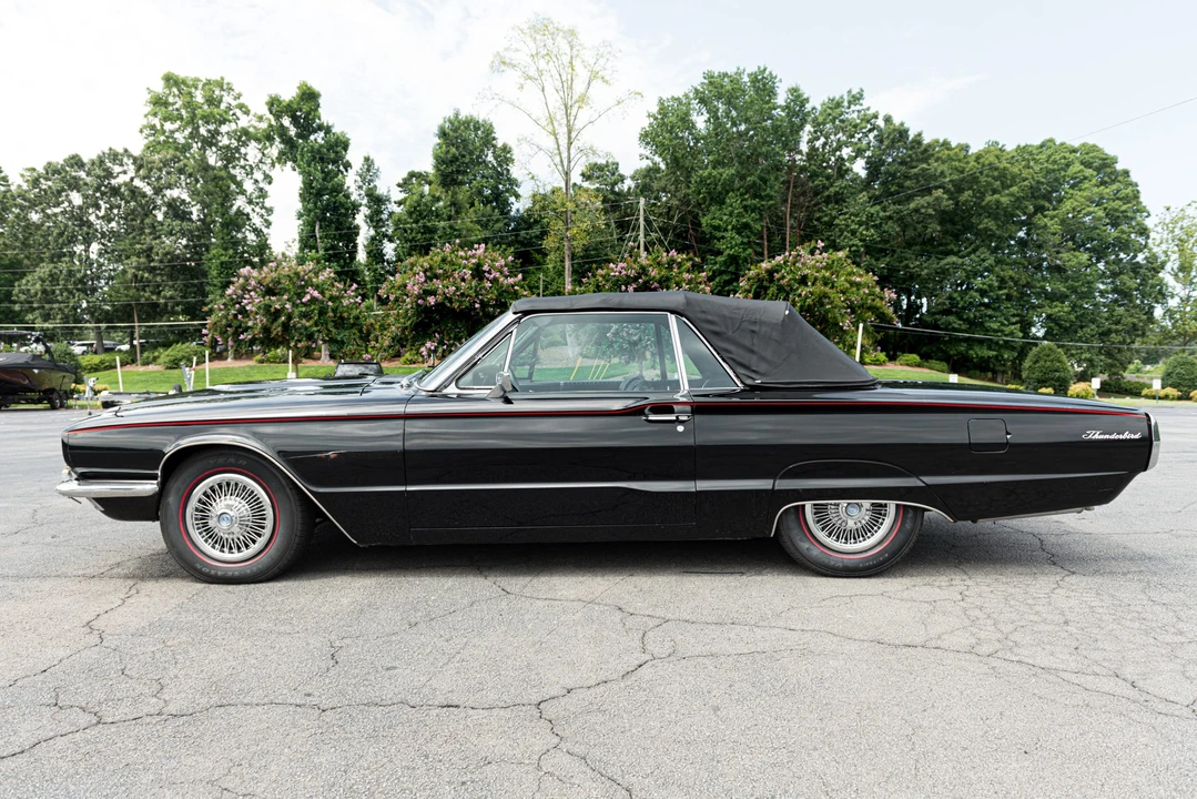 1966 Ford Thunderbird 4th Gen - Image 11 of 31