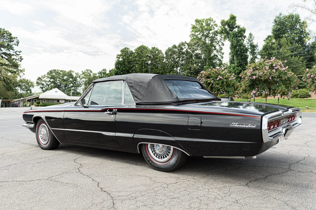 1966 Ford Thunderbird 4th Gen - Image 12 of 31
