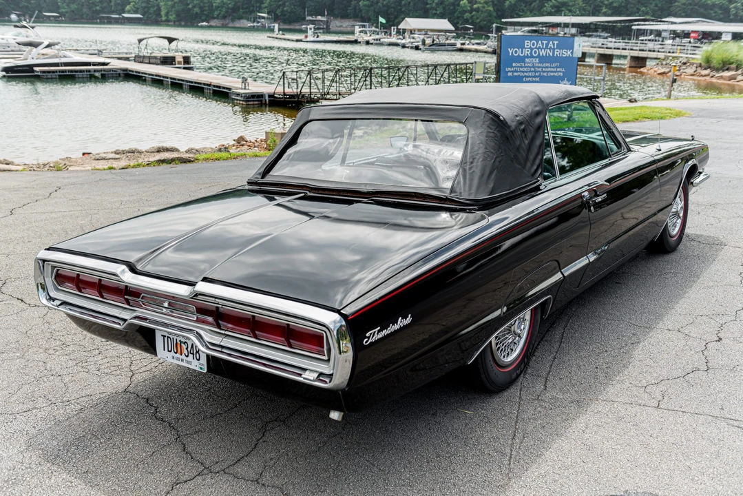 1966 Ford Thunderbird 4th Gen - Image 14 of 31