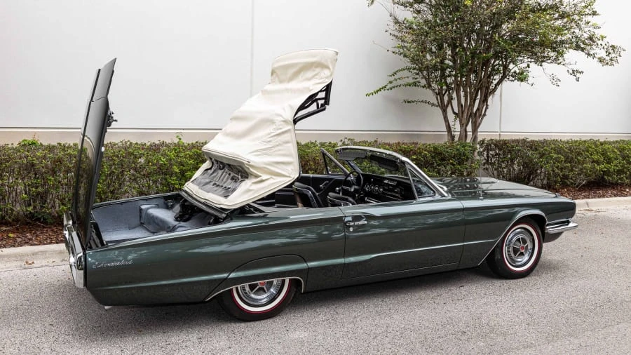 1966 Ford Thunderbird 4th Gen - Image 22 of 31