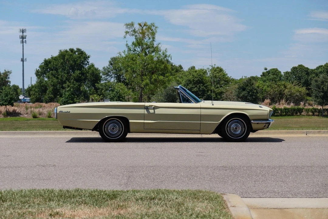 1966 Ford Thunderbird 3rd Gen - Image 7 of 21
