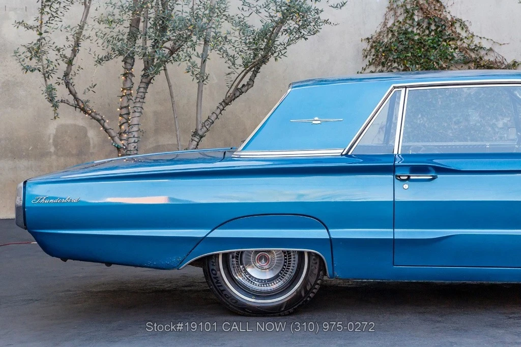 1966 Ford Thunderbird 4th Gen - Image 11 of 12