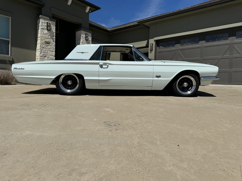 1966 Ford Thunderbird 4th Gen - Image 12 of 31