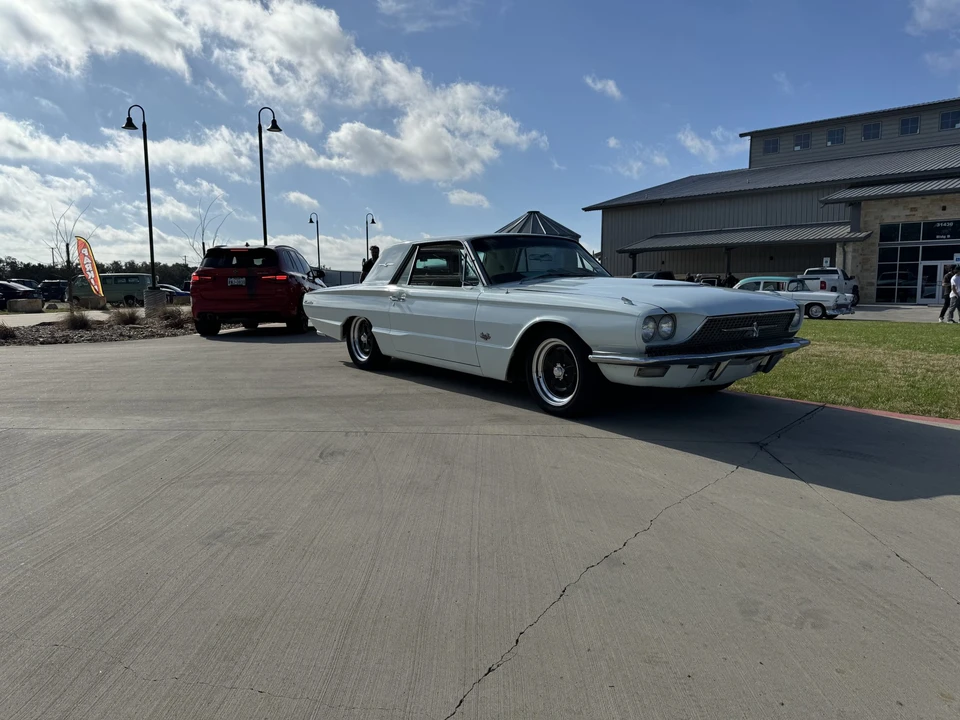 1966 Ford Thunderbird 4th Gen - Image 17 of 31