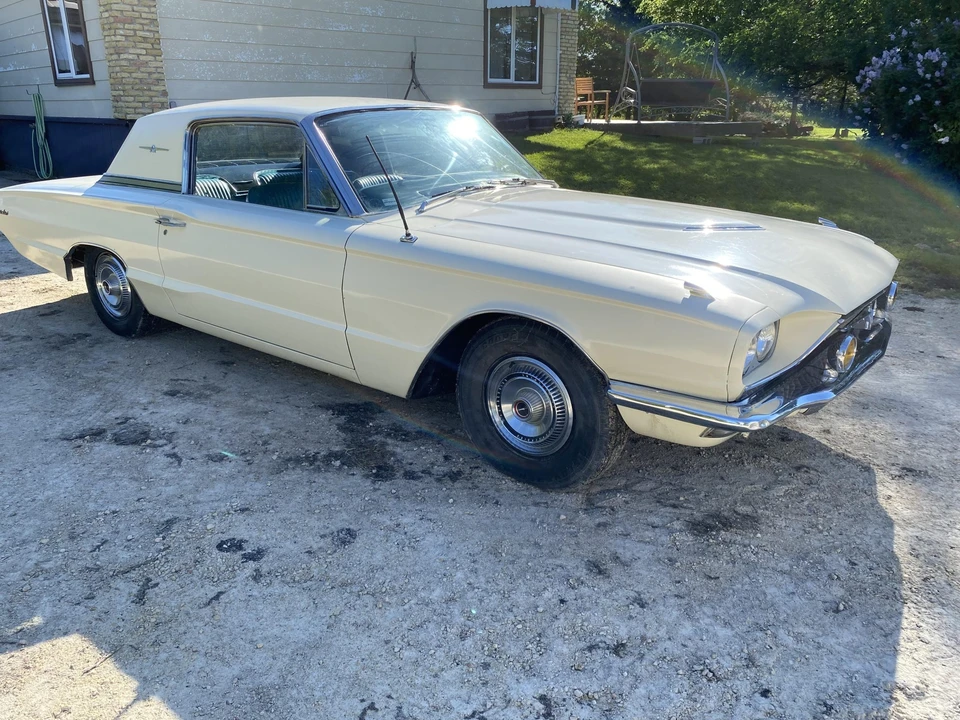 1966 Ford Thunderbird 4th Gen - Image 18 of 31