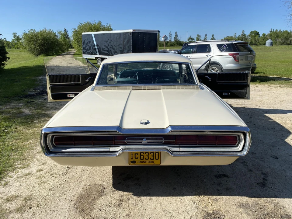 1966 Ford Thunderbird 4th Gen - Image 27 of 31