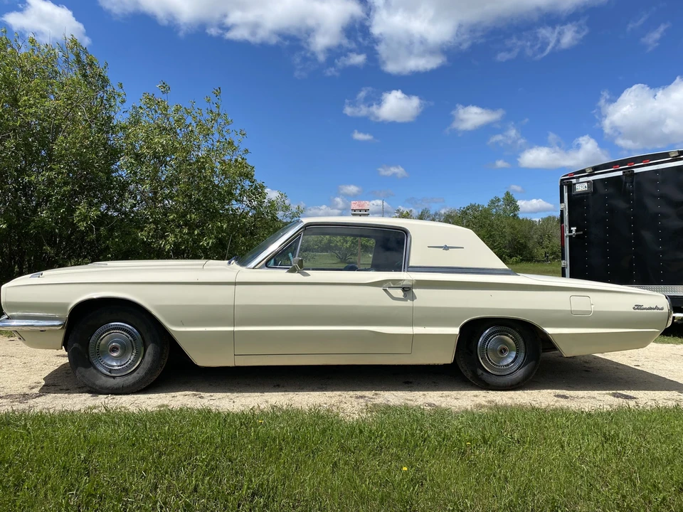 1966 Ford Thunderbird 4th Gen - Image 15 of 31