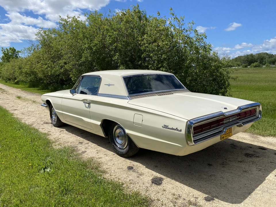 1966 Ford Thunderbird 4th Gen - Image 14 of 31