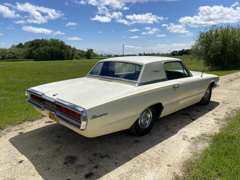1966 Ford Thunderbird 4th Gen - Image 12 of 31