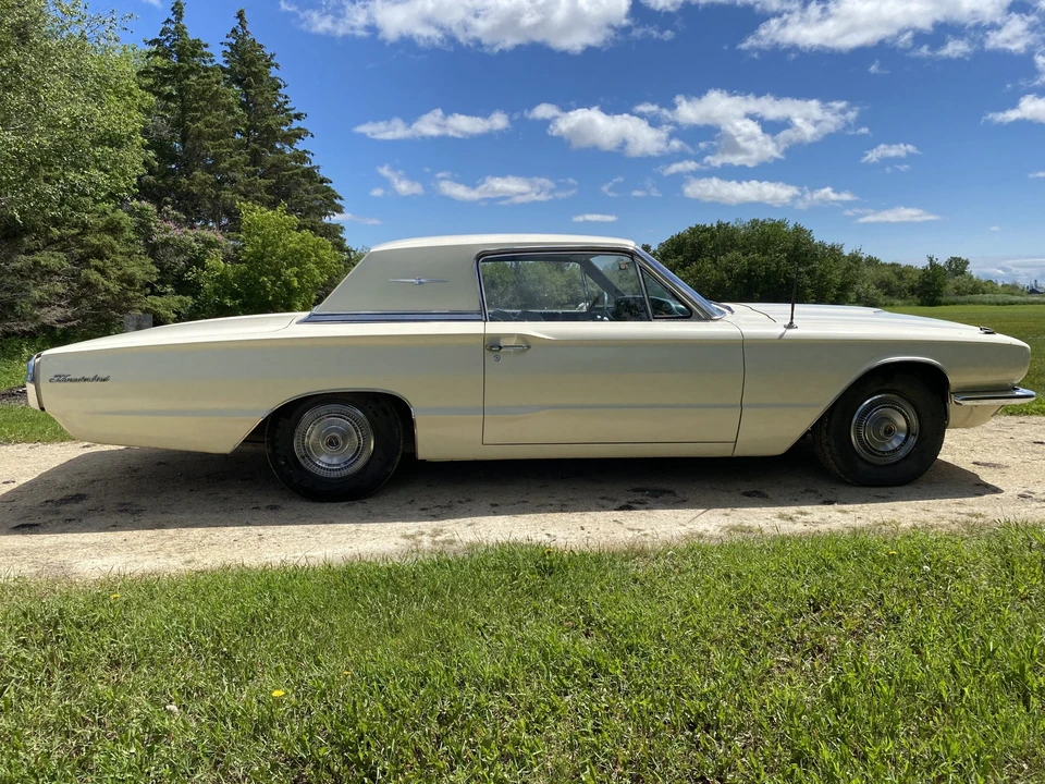 1966 Ford Thunderbird 4th Gen - Image 11 of 31