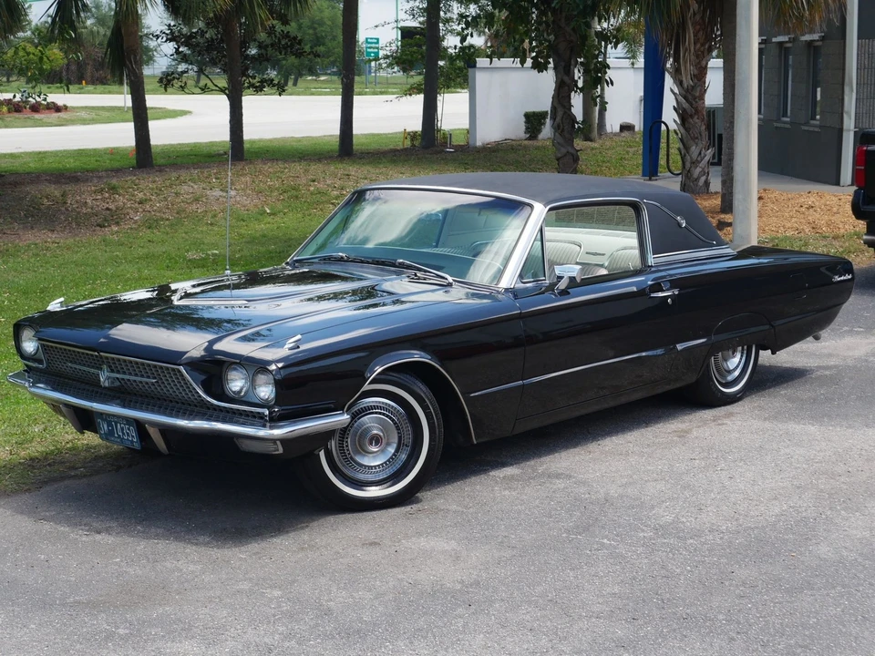 1966 Ford Thunderbird 4th Gen - Image 9 of 24