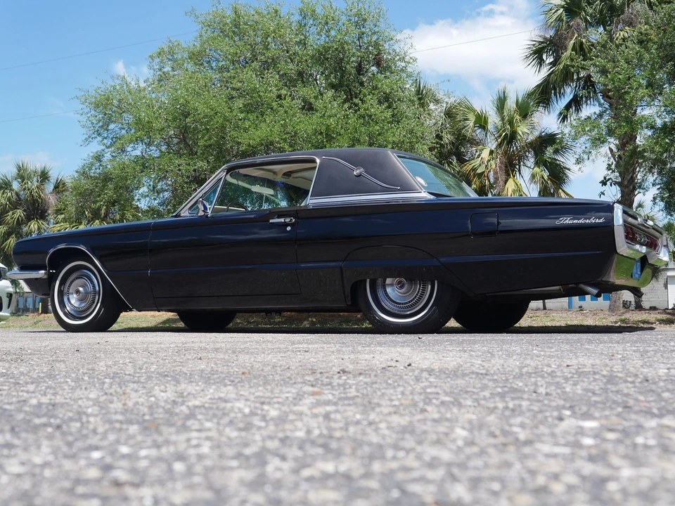 1966 Ford Thunderbird 4th Gen - Image 16 of 24