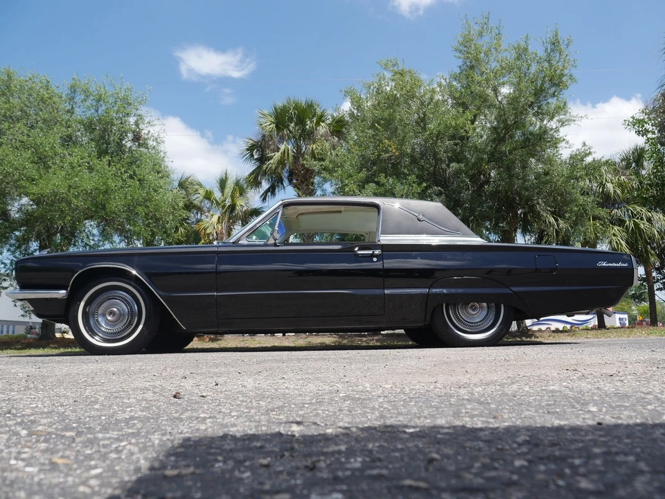 1966 Ford Thunderbird 4th Gen - Image 12 of 24