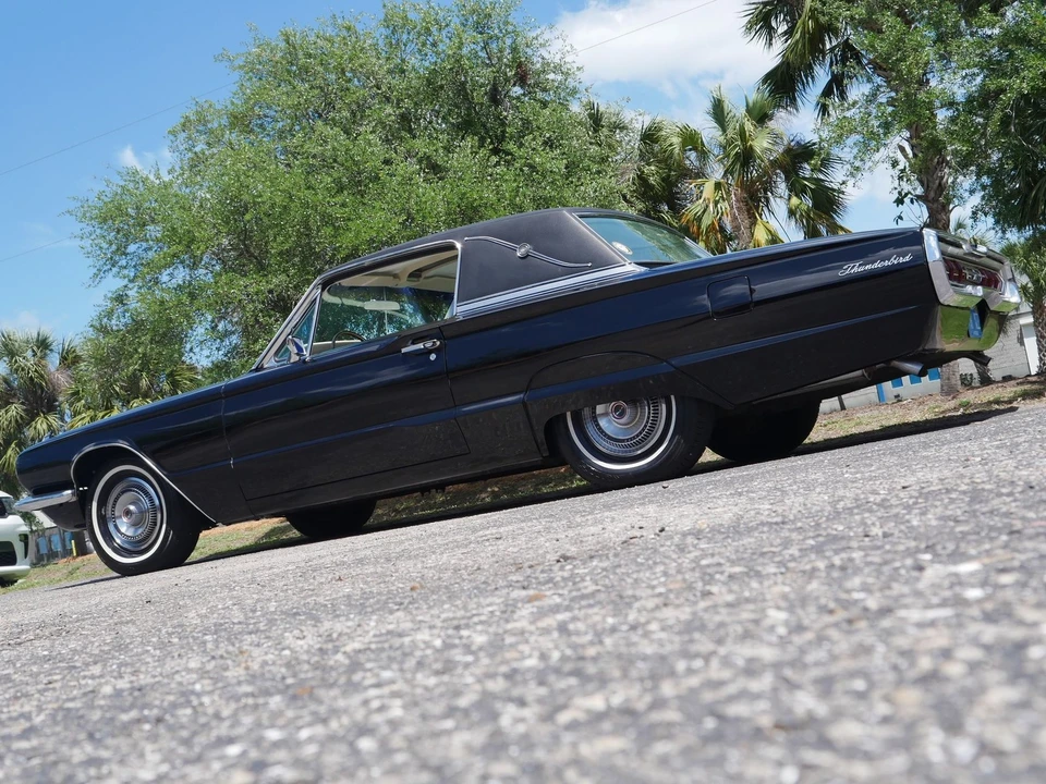 1966 Ford Thunderbird 4th Gen - Image 17 of 24