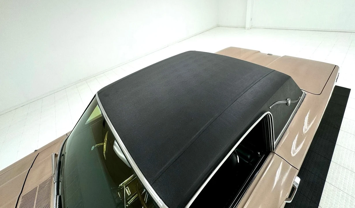 1966 Ford Thunderbird 4th Gen - Image 14 of 21