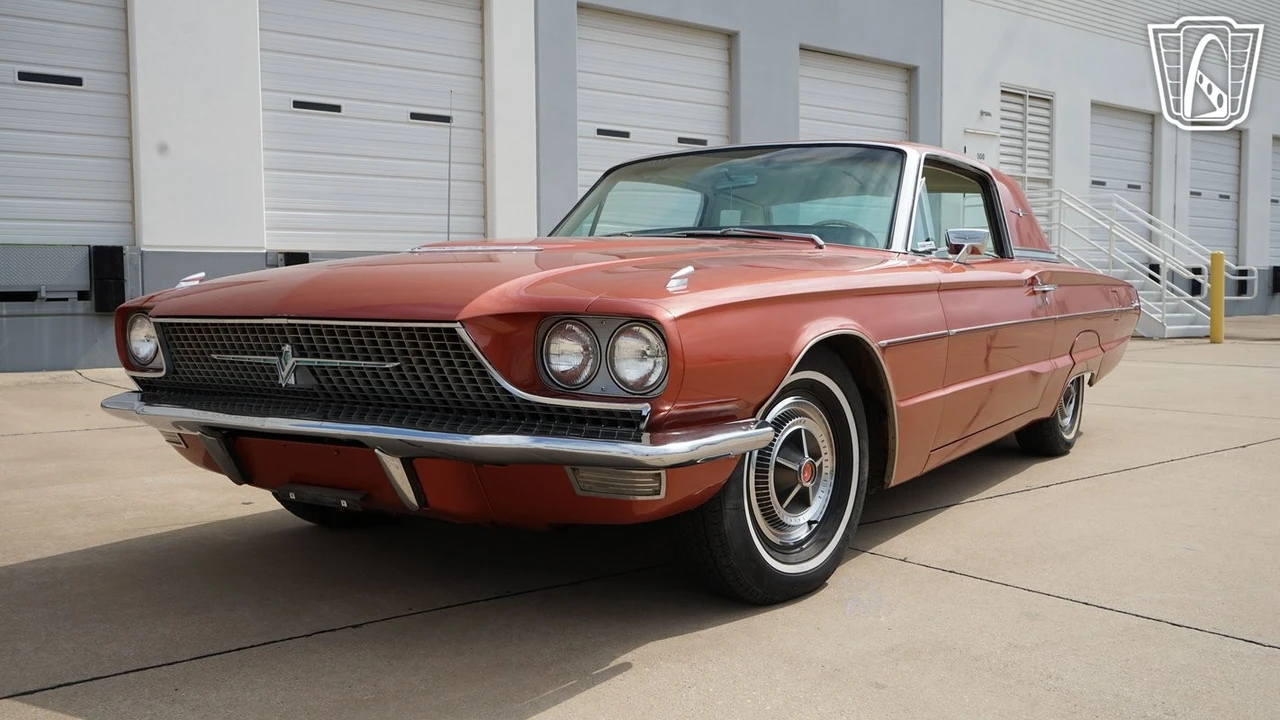 1966 Ford Thunderbird 3rd Gen - Image 4 of 12