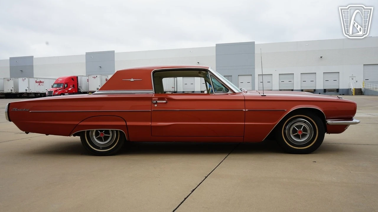 1966 Ford Thunderbird 4th Gen - Image 17 of 21