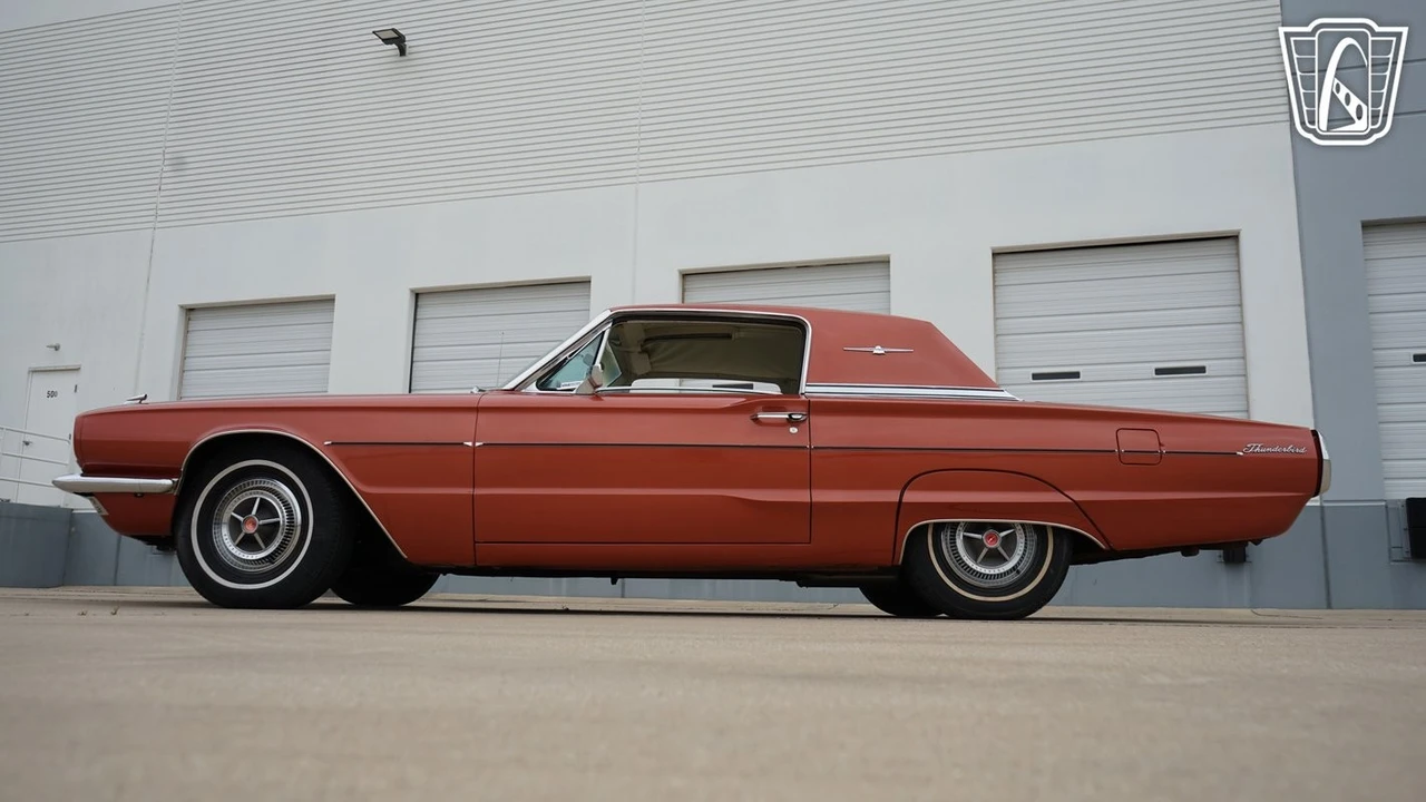 1966 Ford Thunderbird 3rd Gen - Image 9 of 12