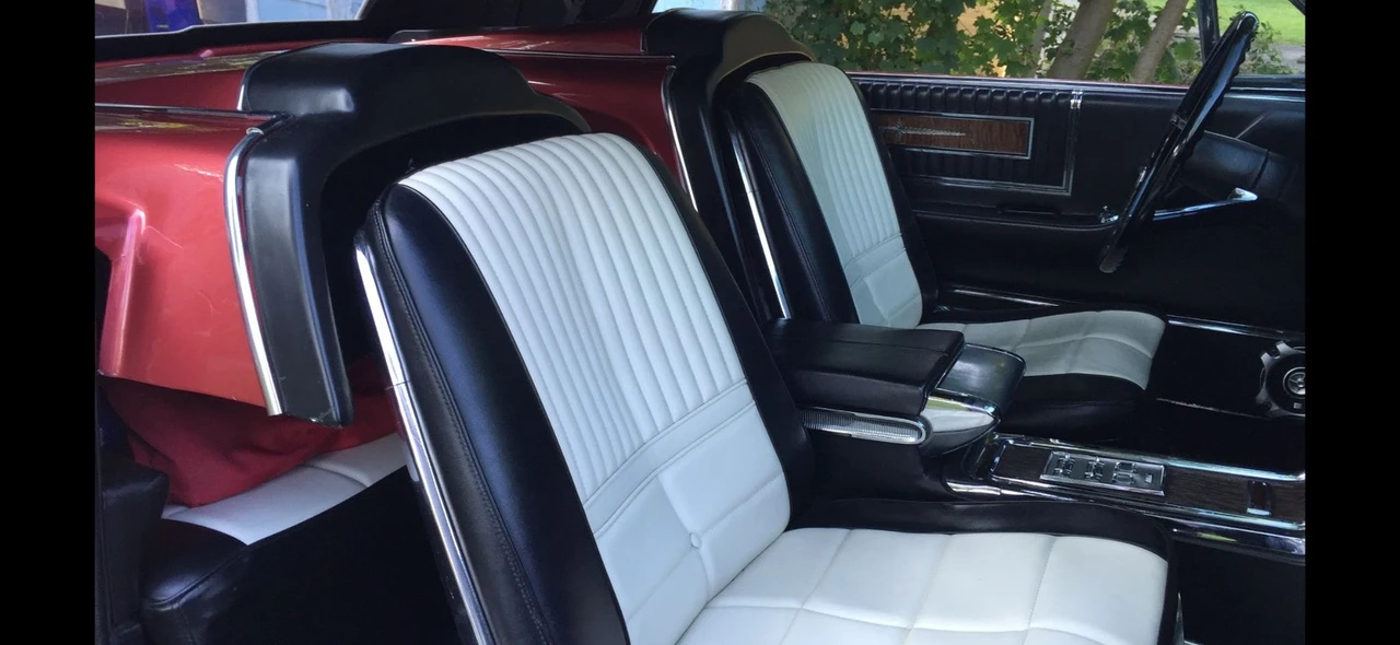 1966 Ford Thunderbird 4th Gen - Image 14 of 31
