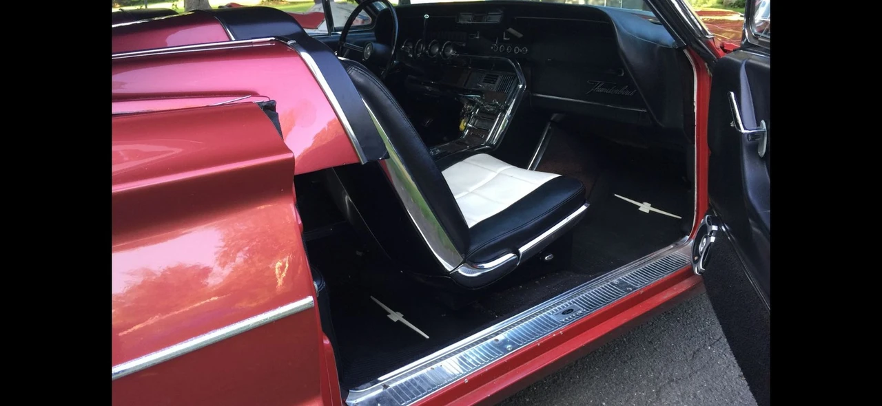 1966 Ford Thunderbird 4th Gen - Image 16 of 31