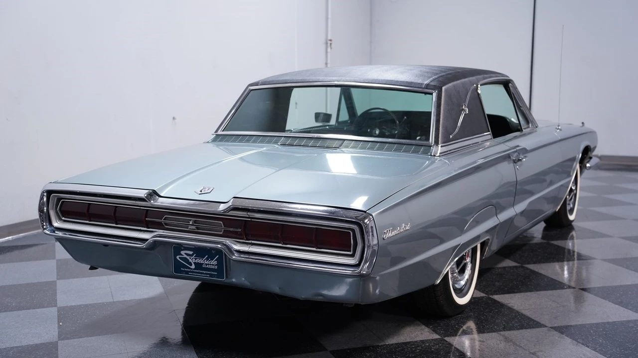 1966 Ford Thunderbird 3rd Gen - Image 11 of 21