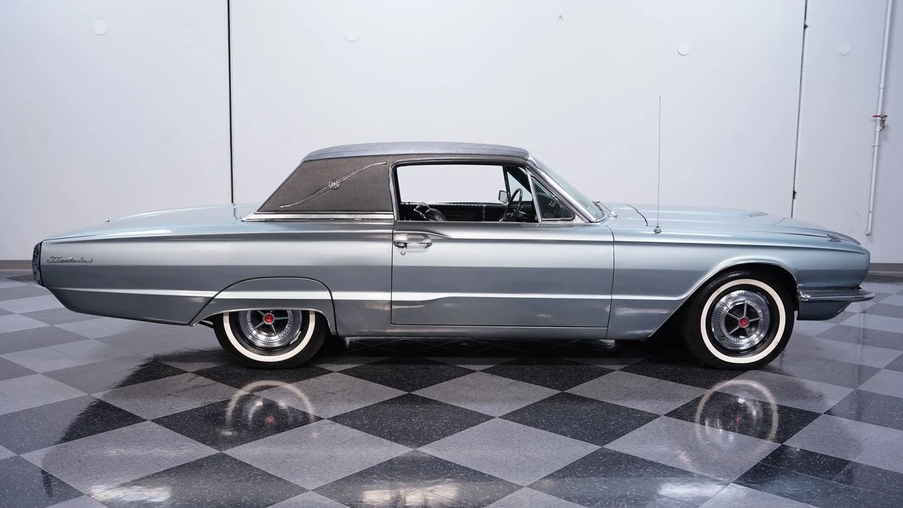 1966 Ford Thunderbird 3rd Gen - Image 13 of 21