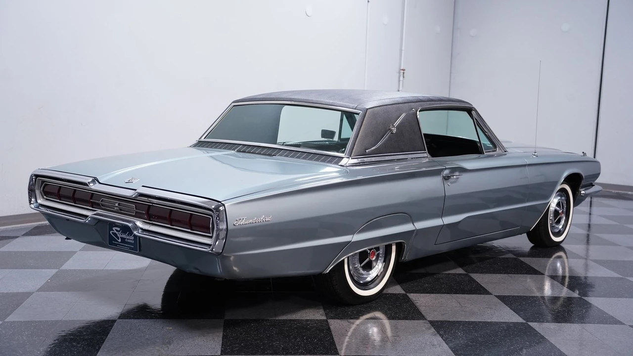1966 Ford Thunderbird 3rd Gen - Image 11 of 21