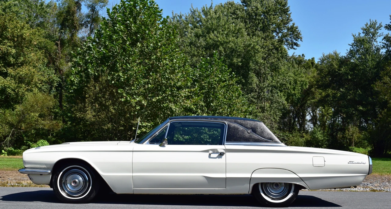1966 Ford Thunderbird 4th Gen - Image 17 of 31