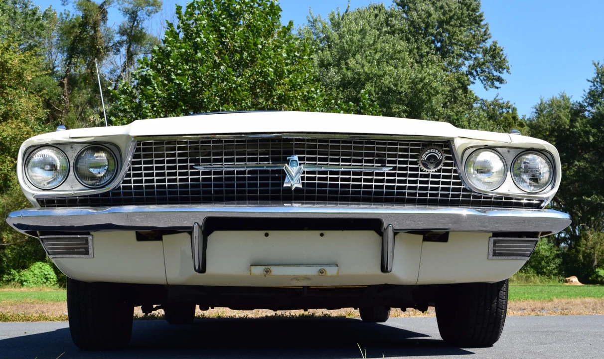 1966 Ford Thunderbird 4th Gen - Image 12 of 31