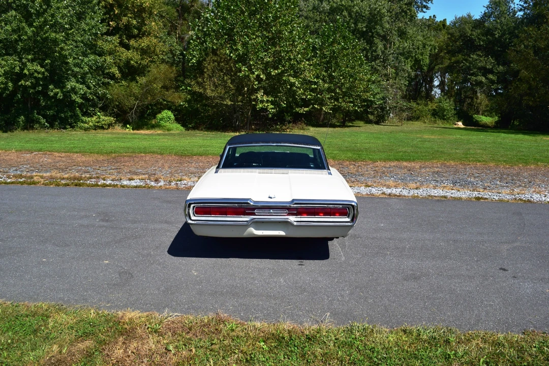 1966 Ford Thunderbird 4th Gen - Image 19 of 31
