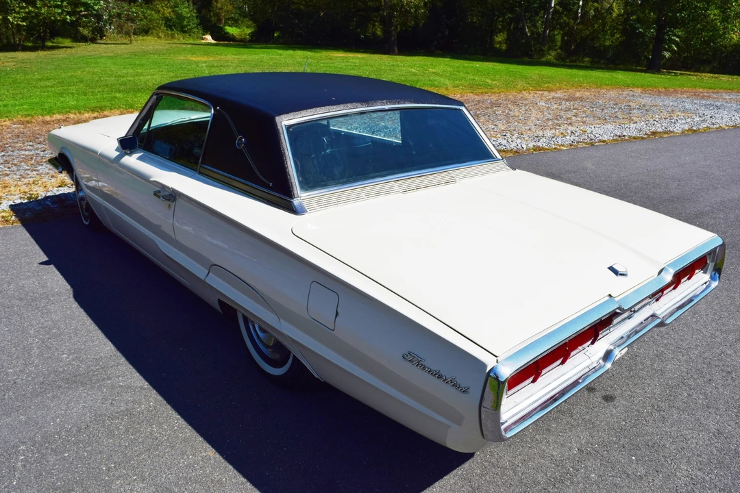 1966 Ford Thunderbird 4th Gen - Image 18 of 31