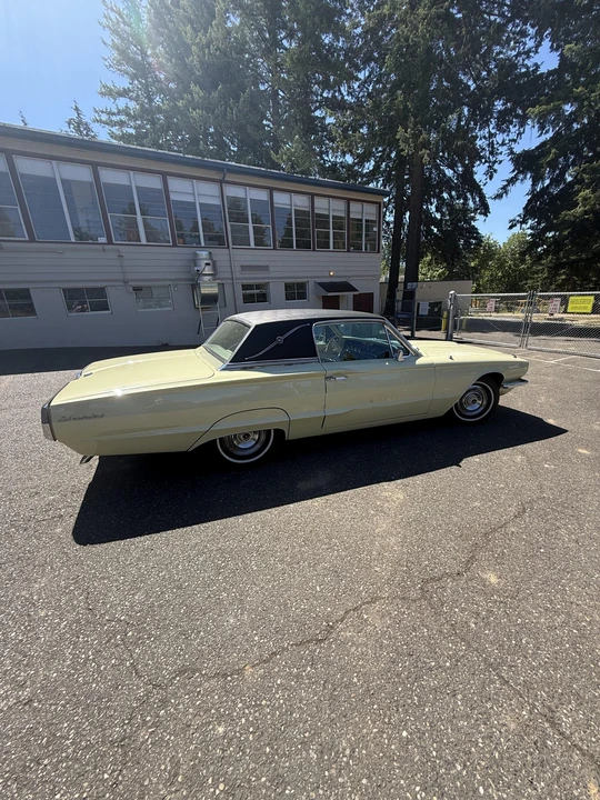 1966 Ford Thunderbird 4th Gen - Image 23 of 31
