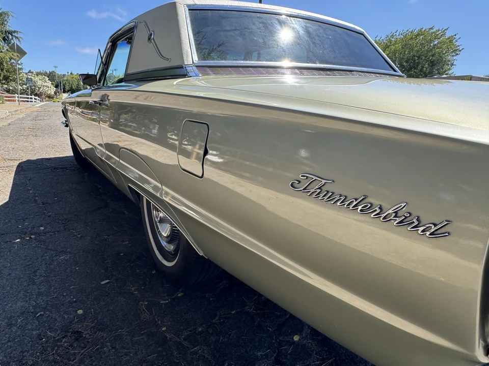 1966 Ford Thunderbird 4th Gen - Image 17 of 31