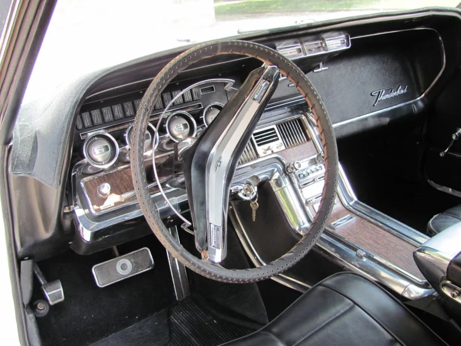 1966 Ford Thunderbird 4th Gen - Image 5 of 6