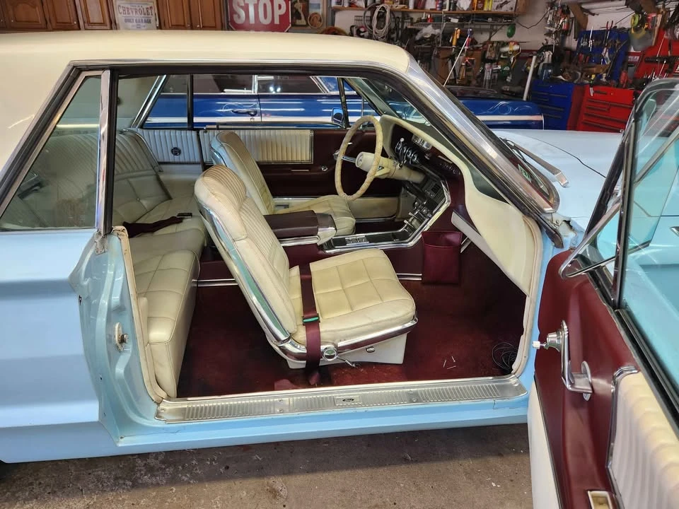 1966 Ford Thunderbird 4th Gen - Image 4 of 5