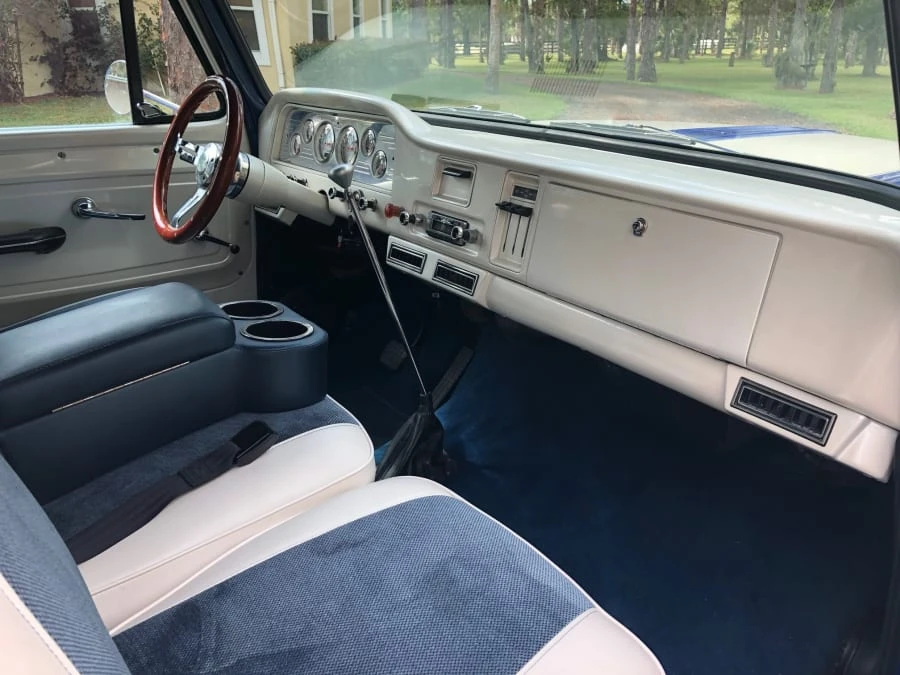 1966 GMC Suburban 5th Gen - Image 4 of 12