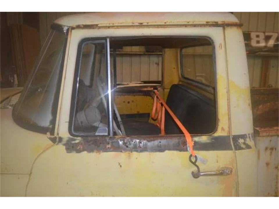 1966 International Harvester Pickup - Image 10 of 13