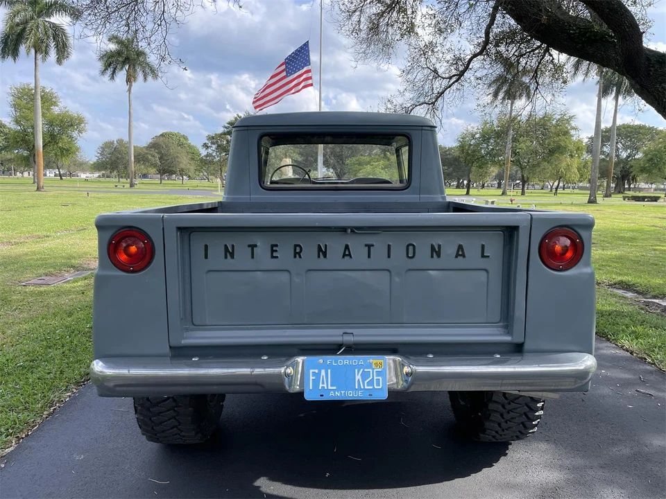 1966 International Harvester Loadstar - Image 7 of 24