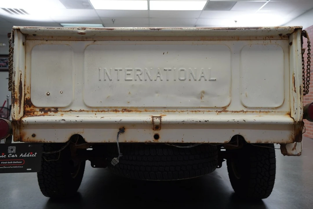1966 International - Image 7 of 21